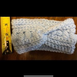 Light blue infant headband 🧶💕